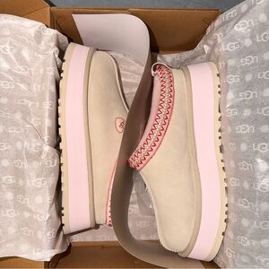 UGG Tazz Love 26 - LIMITED EDITION - Platform Shoes - Size 9 Women’s